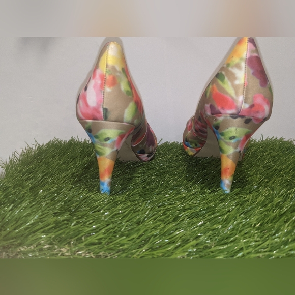 Impo Tera Multi Colo Heels  Size 6.5 Floral 3.5” Heel Peep Toe Shoes - Picture 7 of 10
